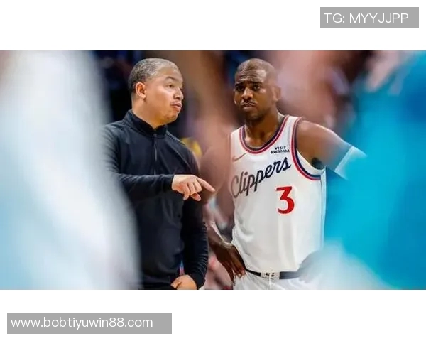 詹姆斯对保罗与快船纠葛发表看法称与自己无关不便评论